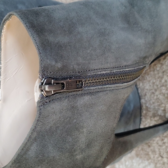 Boston Proper Khaki Green platform heels - Picture 7 of 11